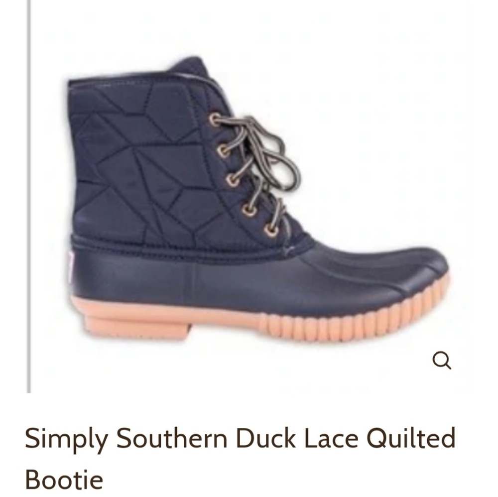 NWOT simply Southern Snow Boots
